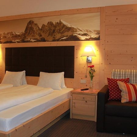 Hotel Garni Doris Kastelruth Zimmer foto