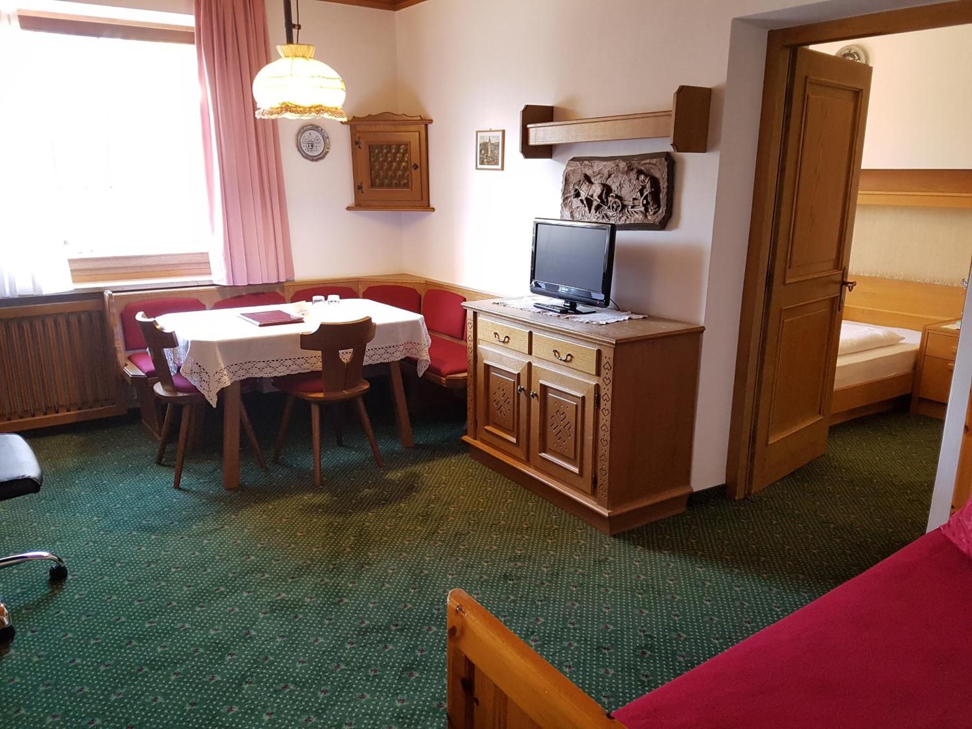 Hotel Garni Doris Kastelruth Zimmer foto