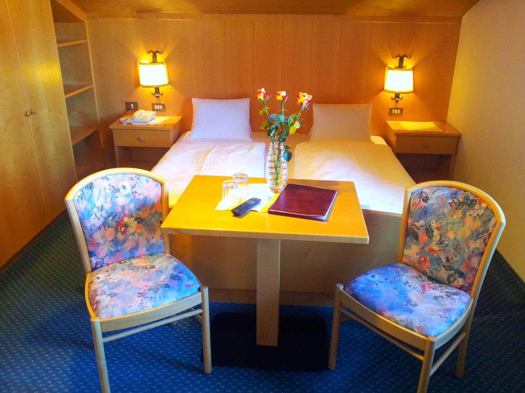 Hotel Garni Doris Kastelruth Zimmer foto